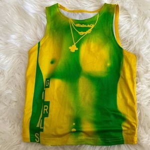 This is a y2k top.  It’s a fitted t-shirt.  Only worn once.